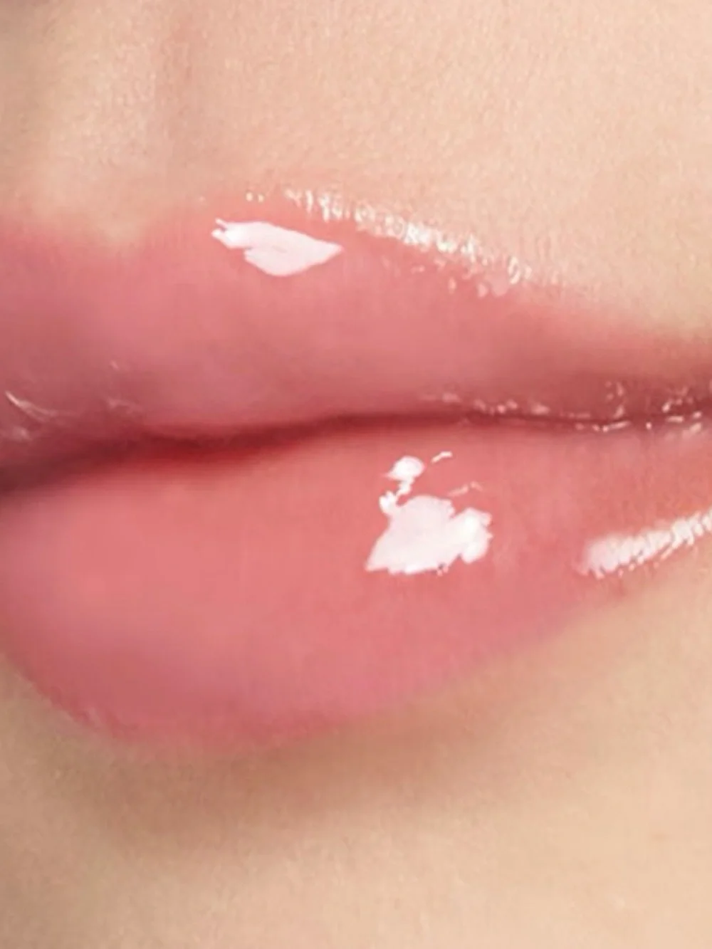 Gucci A Levres Hydrating & Plumping Lip Gloss 219 Bertha Pink